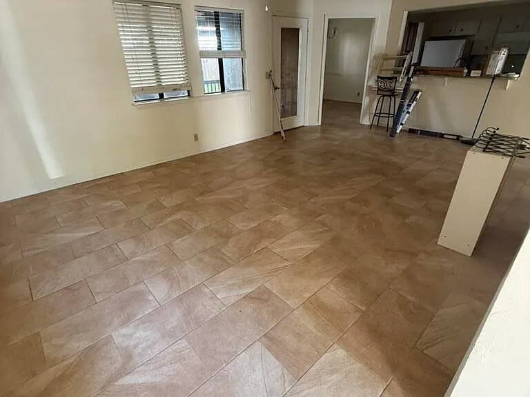 227 Walmar Grv — Photo 1