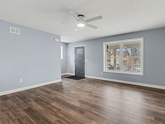 3rd image of 1205 Summit Ave