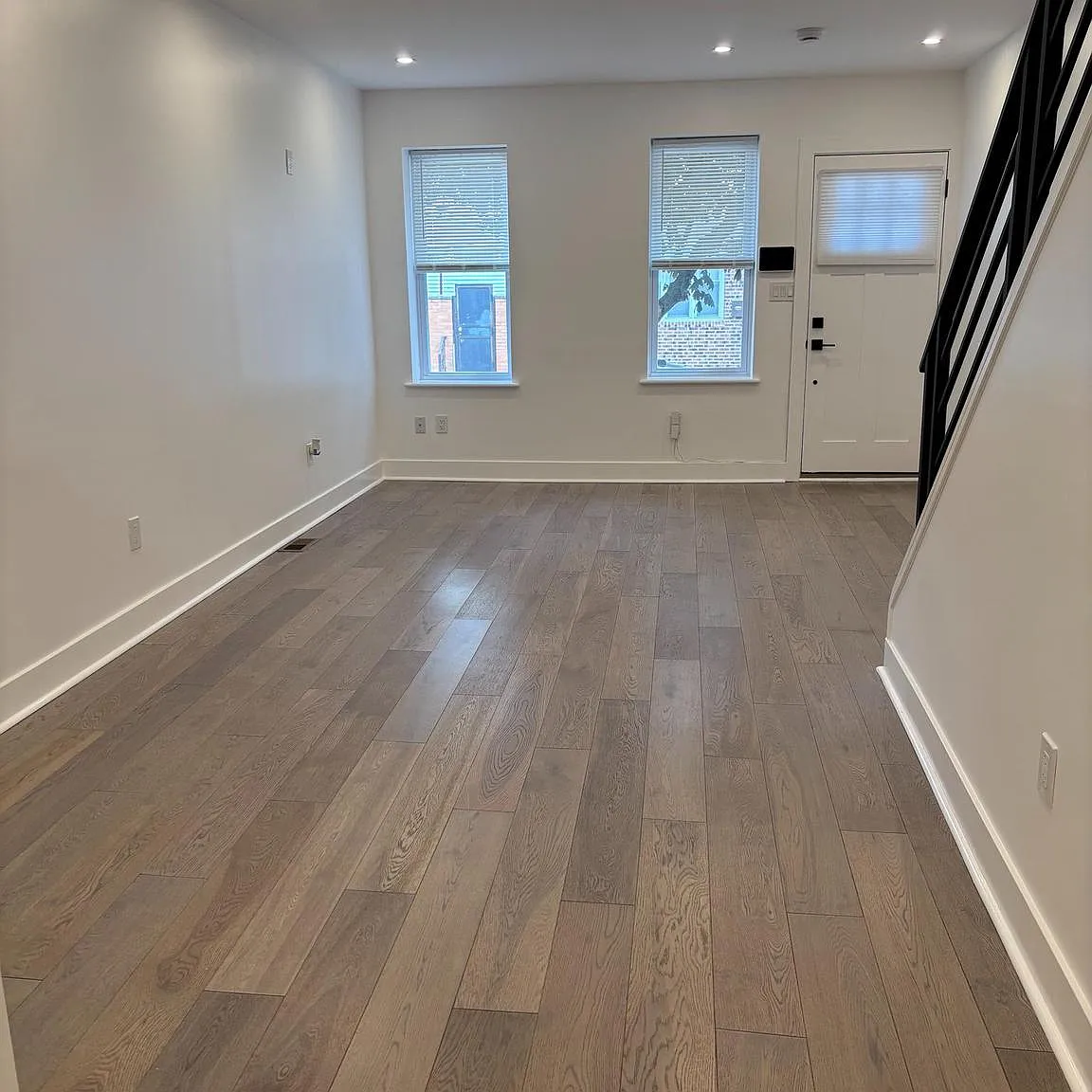 3 bed, 2.5 bath, 1150 sqft, $2,100 — Photo 3