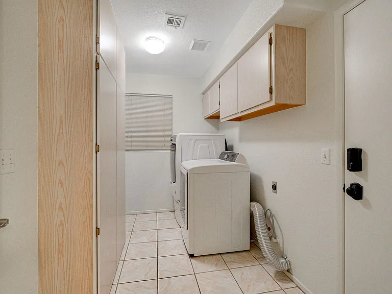 8621 Sierra Cima Ln — Photo 27