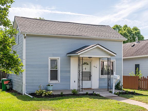 3rd image of 319 Sara St