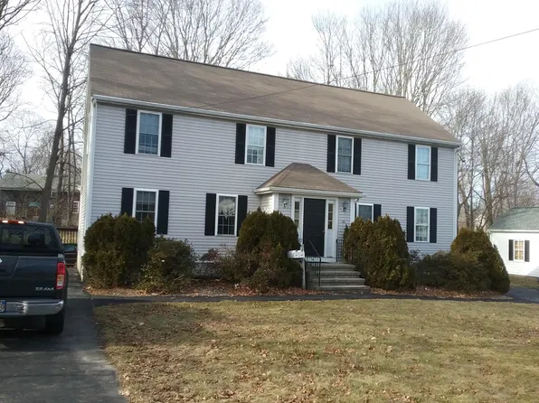 34-36 Hammond St, Bridgewater, MA 02324