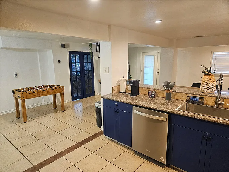 812 Marlin St — Photo 24