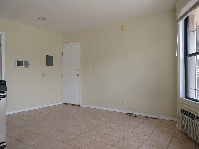 1 bed, 500 sqft, $1,795 — Photo 3