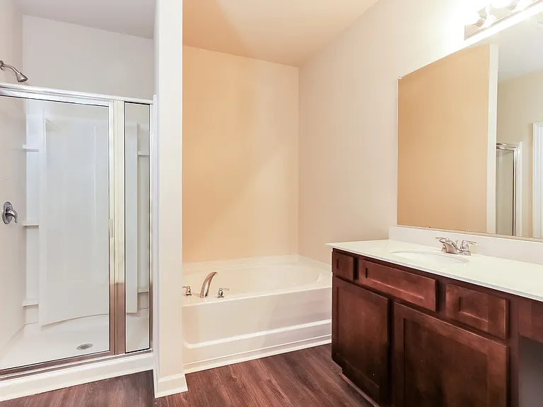 325 Clover Cir — Photo 9