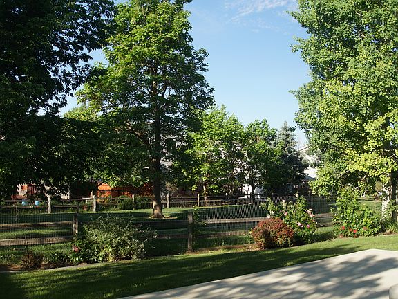 Backs to greenbelt