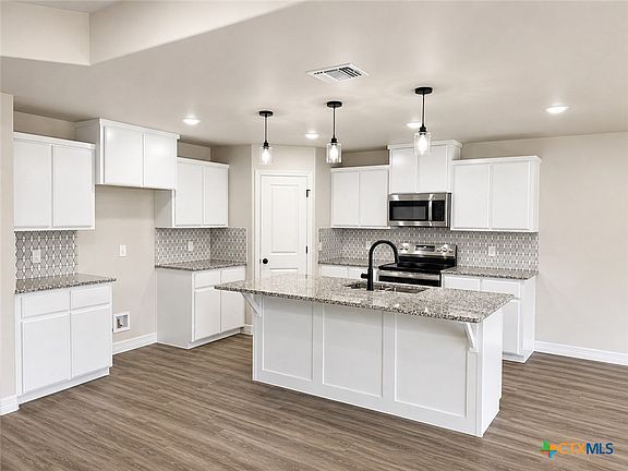 2nd image of 3819 Leming Ct