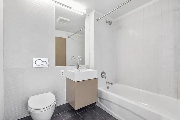 Rented by Greystar | media 6