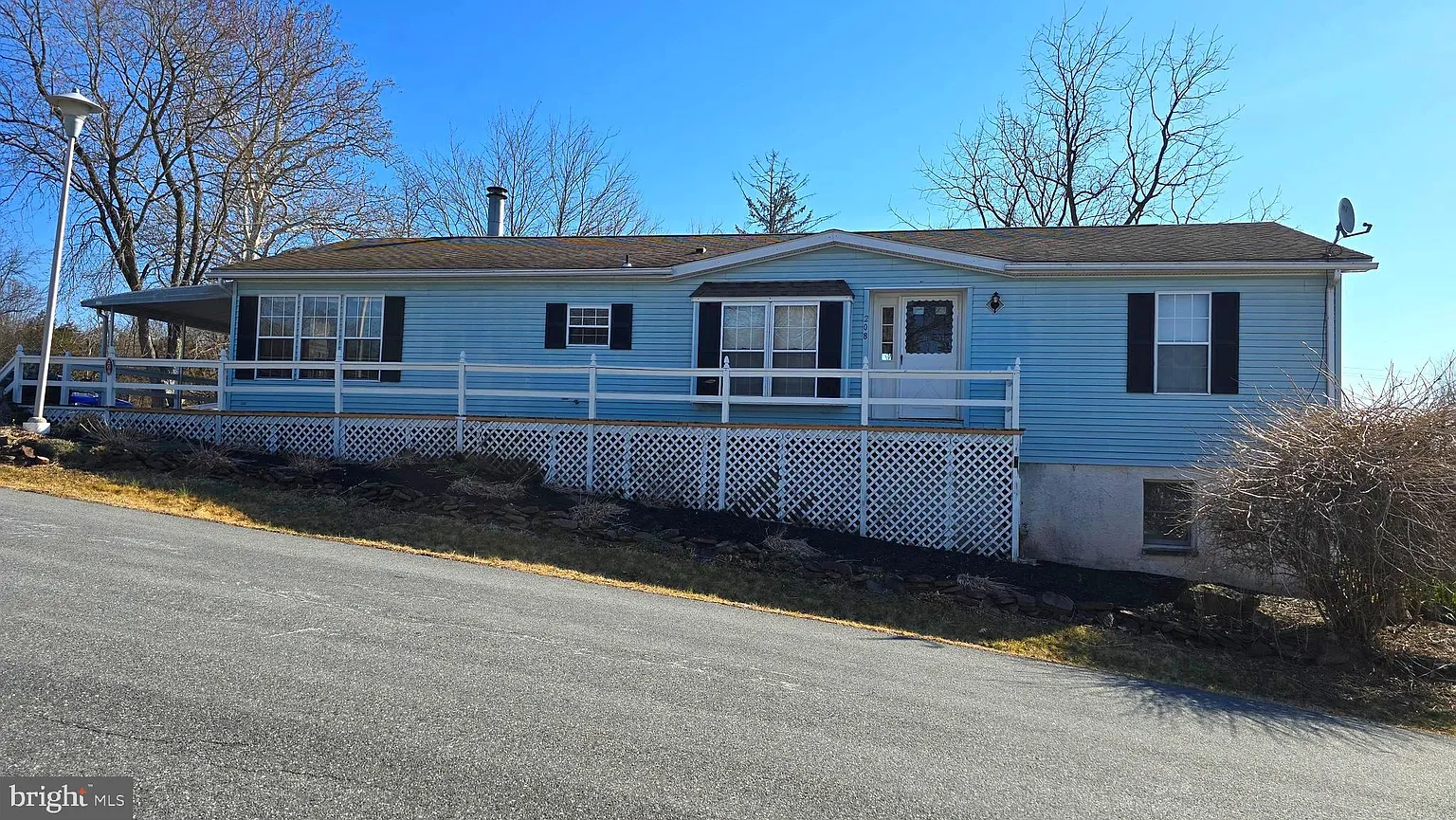 208 Green Hill Dr photo 1