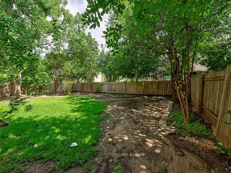 1554 Homewood Cir — Photo 39