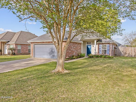 2nd image of 410 Rue Canard