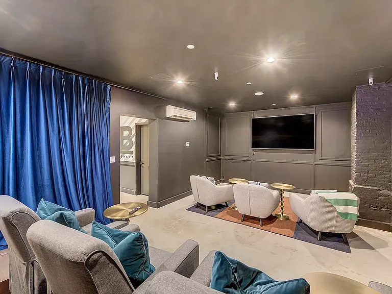 165 N 5th St #101 — Photo 18