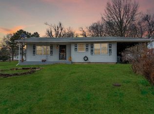 200 E Grand Ave, Ava, MO 65608