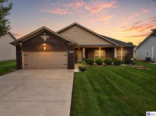 358 Vineland Place Dr, Vine Grove, KY 40175