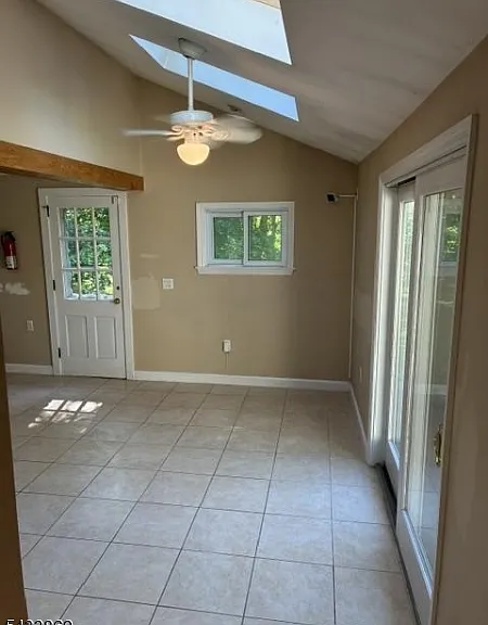 19 Crescent Rd — Photo 3