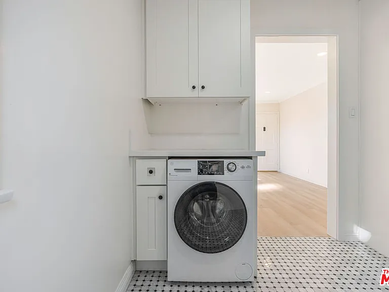 2308 1/2 Pisani Pl — Photo 12