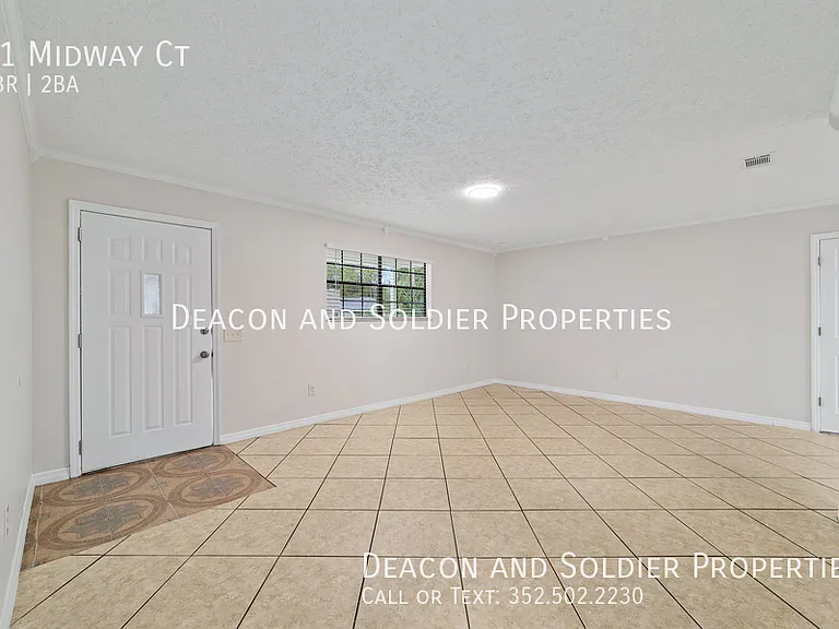 11 Midway Ct — Photo 4