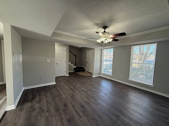 4th image of 1305 Hillsboro Ln