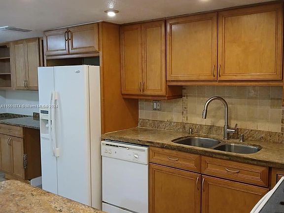 3rd image of 11101 Royal Palm Blvd APT 109