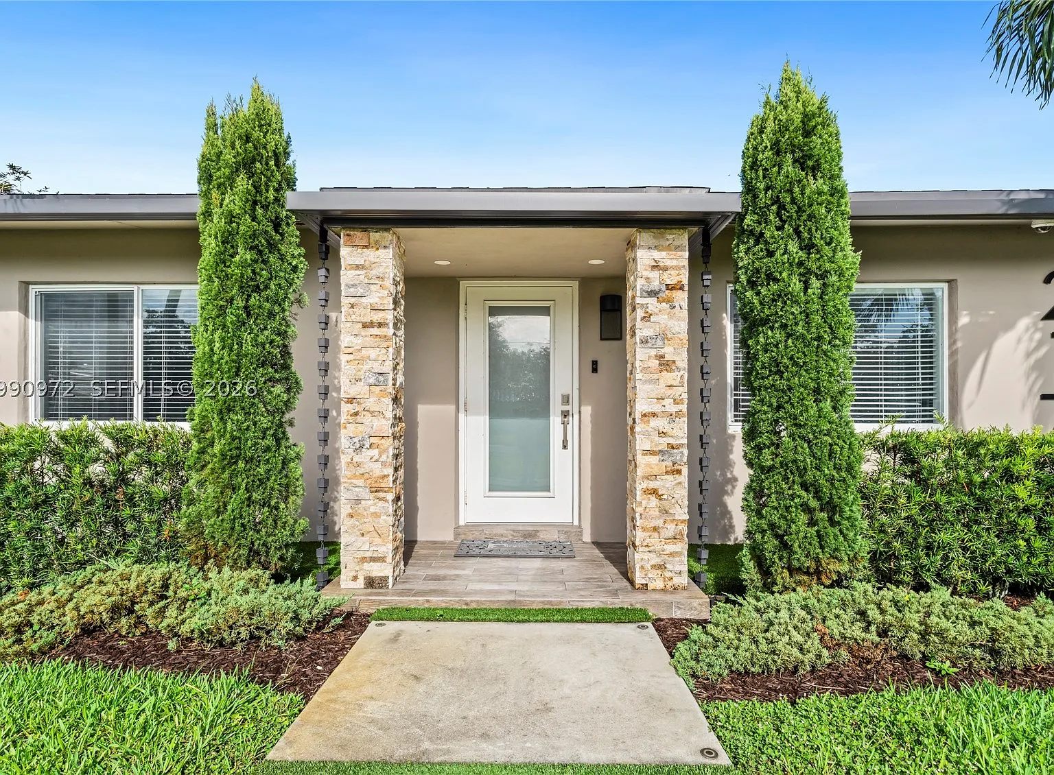 3 bed, 1726 sqft, $4,300 — Photo 2