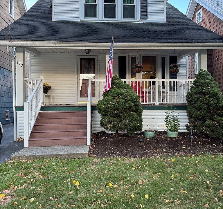 1st image of 139 Como Ave
