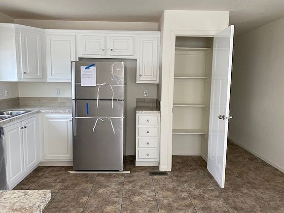 5th image of 3833 N Fairview Ave #51