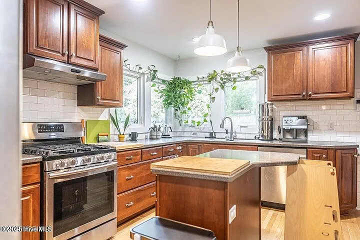 420 E Indiana Ave — Photo 9