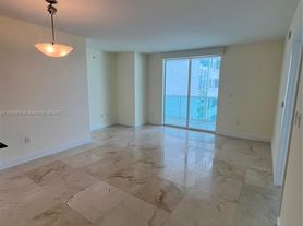 1800 N Bayshore Dr