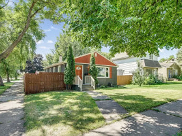 996 Fremont Ave — Photo 1
