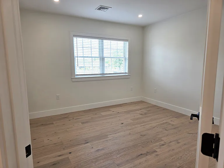 442 Main St #1 — Photo 9