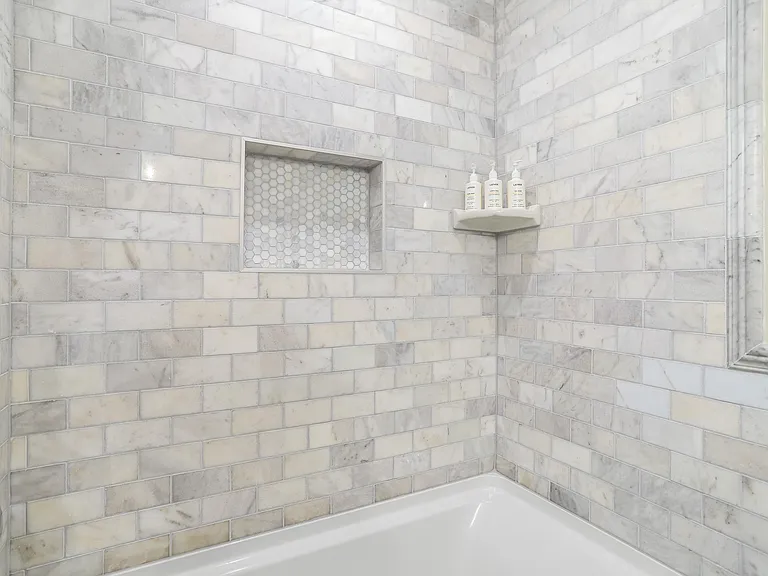 327 E Capitol St SE #2 — Photo 31