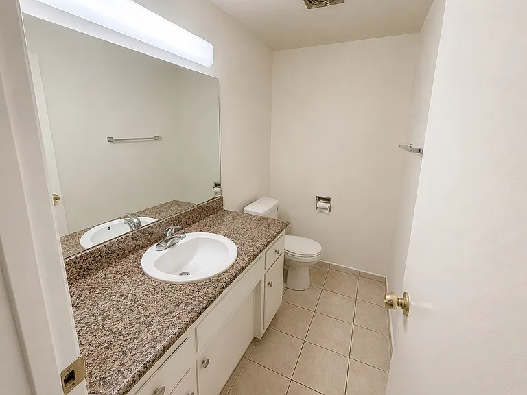 380 S Mentor Ave #14 — Photo 5