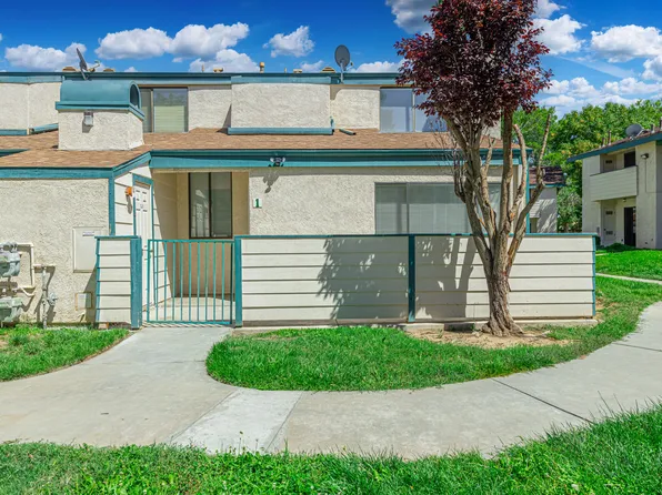 44448 15th St E APT 1, Lancaster, CA 93535