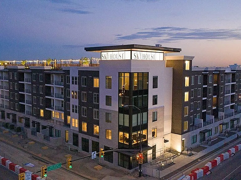 Skyhouse — Photo 28