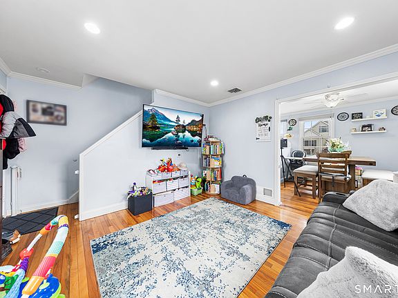 4th image of 163 Sylvan Knoll