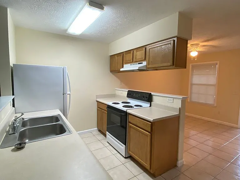 2216 Anne Ave — Photo 6