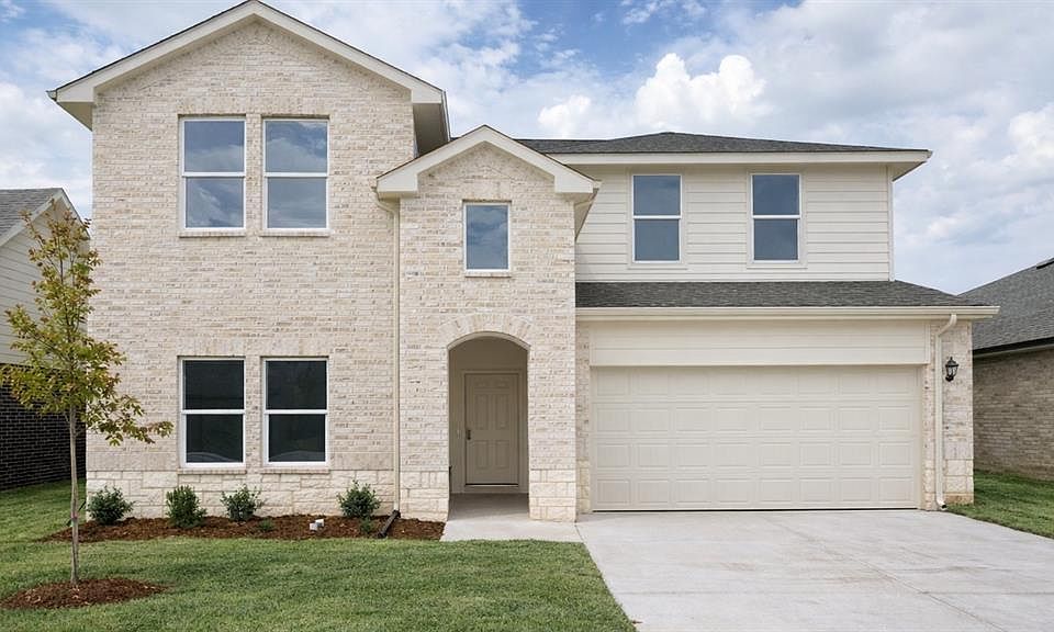 1st image of 2700 Casey Dr