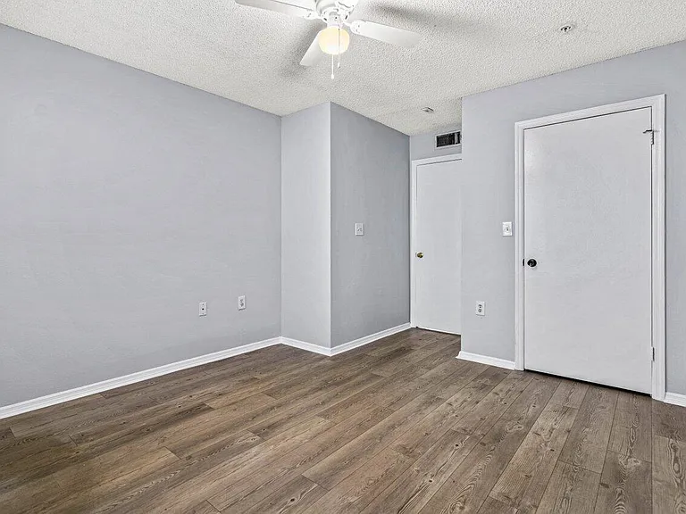 2305 N Congress Ave #18 — Photo 19