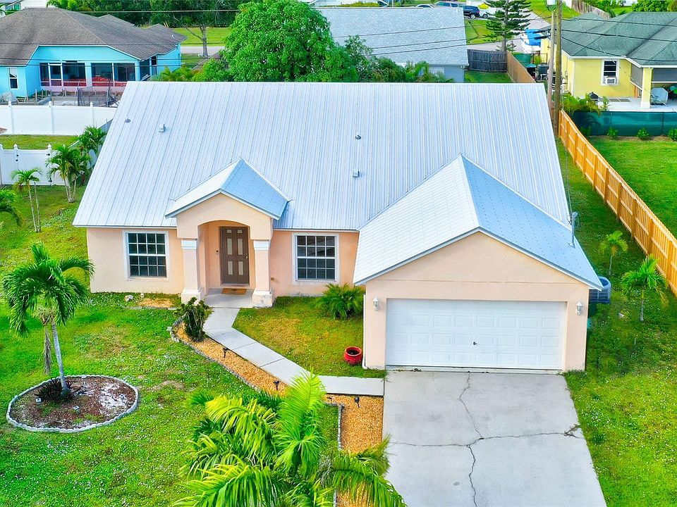 1st image of 205 SW Kestor Drive