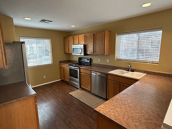 3rd image of 15446 W Mercer Ln