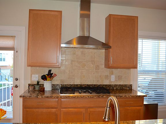 Gas range / hood vent outsde