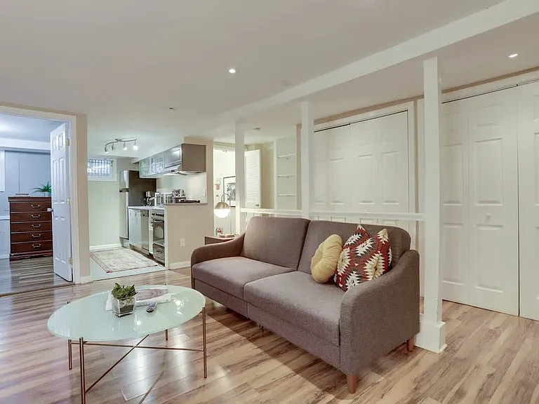 113 C St SE #1 — Photo 16