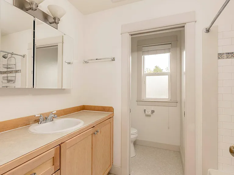 4017 NE Roselawn St — Photo 19