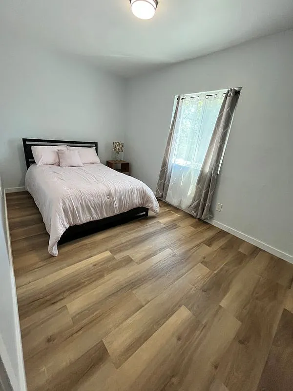 4 bed, 4.0 bath, 1291 sqft, $1,275 — Photo 2