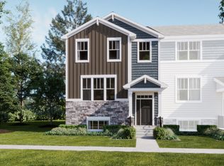 423 Red Oak Cir, Volo, IL 60020