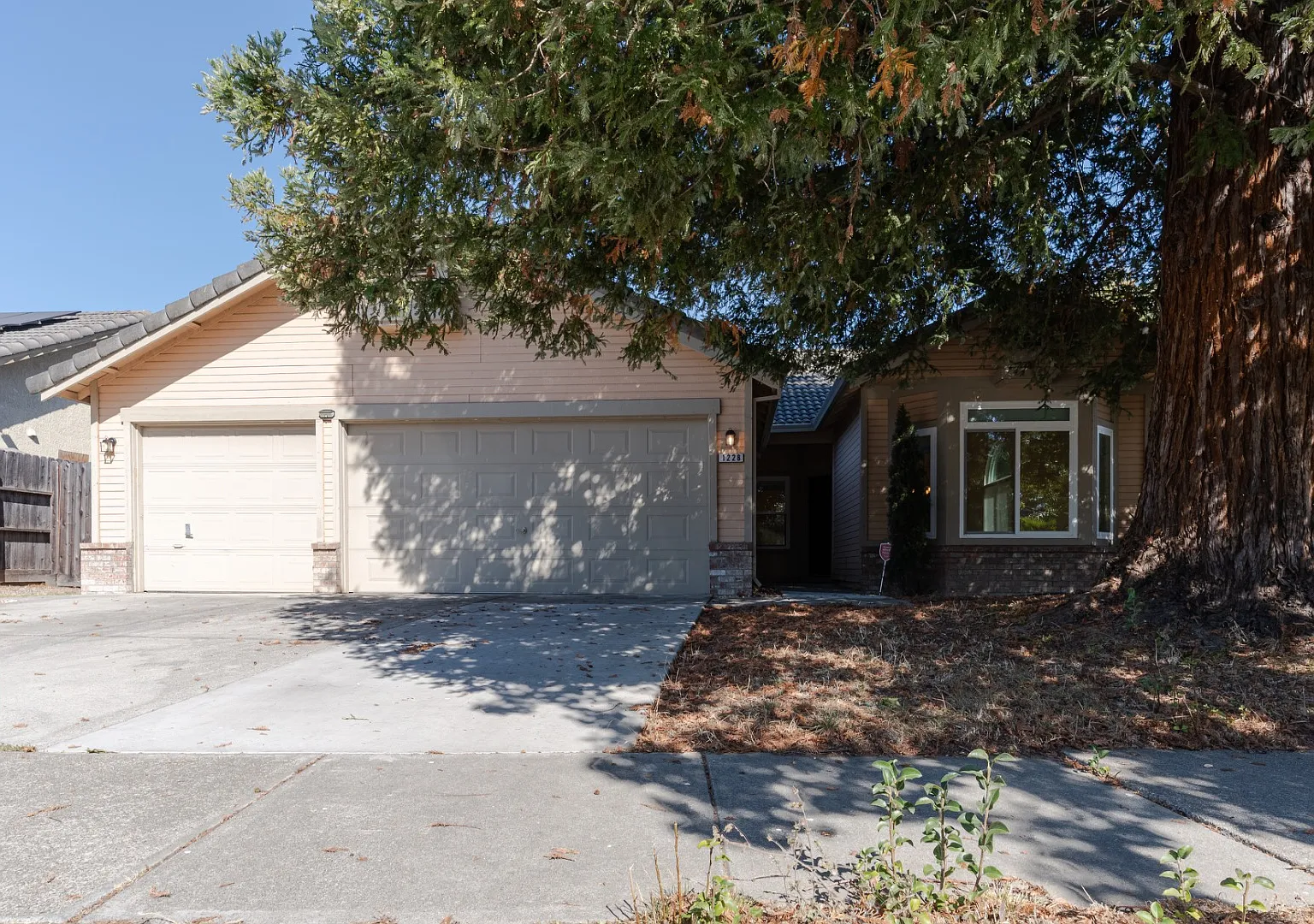1228 De Meo St — Photo 1