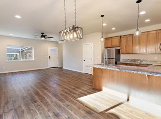 1138 Woodrow Ln #4, Medford, OR 97504