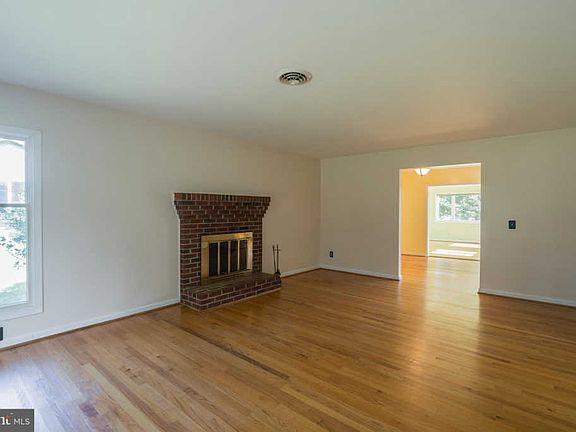 5th image of 702 Payton Dr