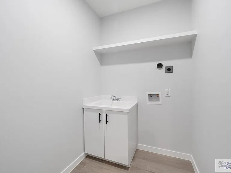 6217 Mackenna Dr — Photo 23