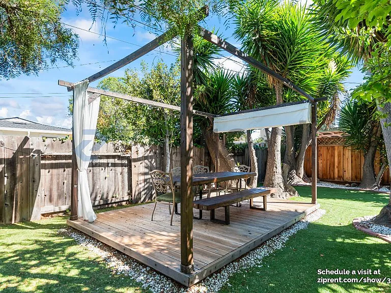 1038 Colton Ave — Photo 31